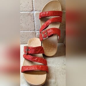 Vionic Red Rio Pacific Comfortable Strappy Sz 8 Wedge 2" Heeled Sandals